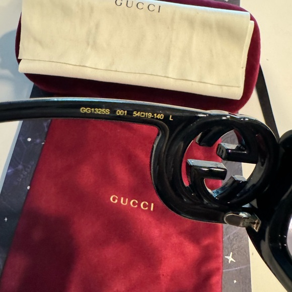 Gucci Rectangular-frame sunglasses - Picture 5 of 8
